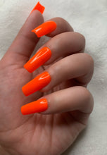 Load image into Gallery viewer, Clementine