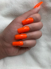 Load image into Gallery viewer, Clementine