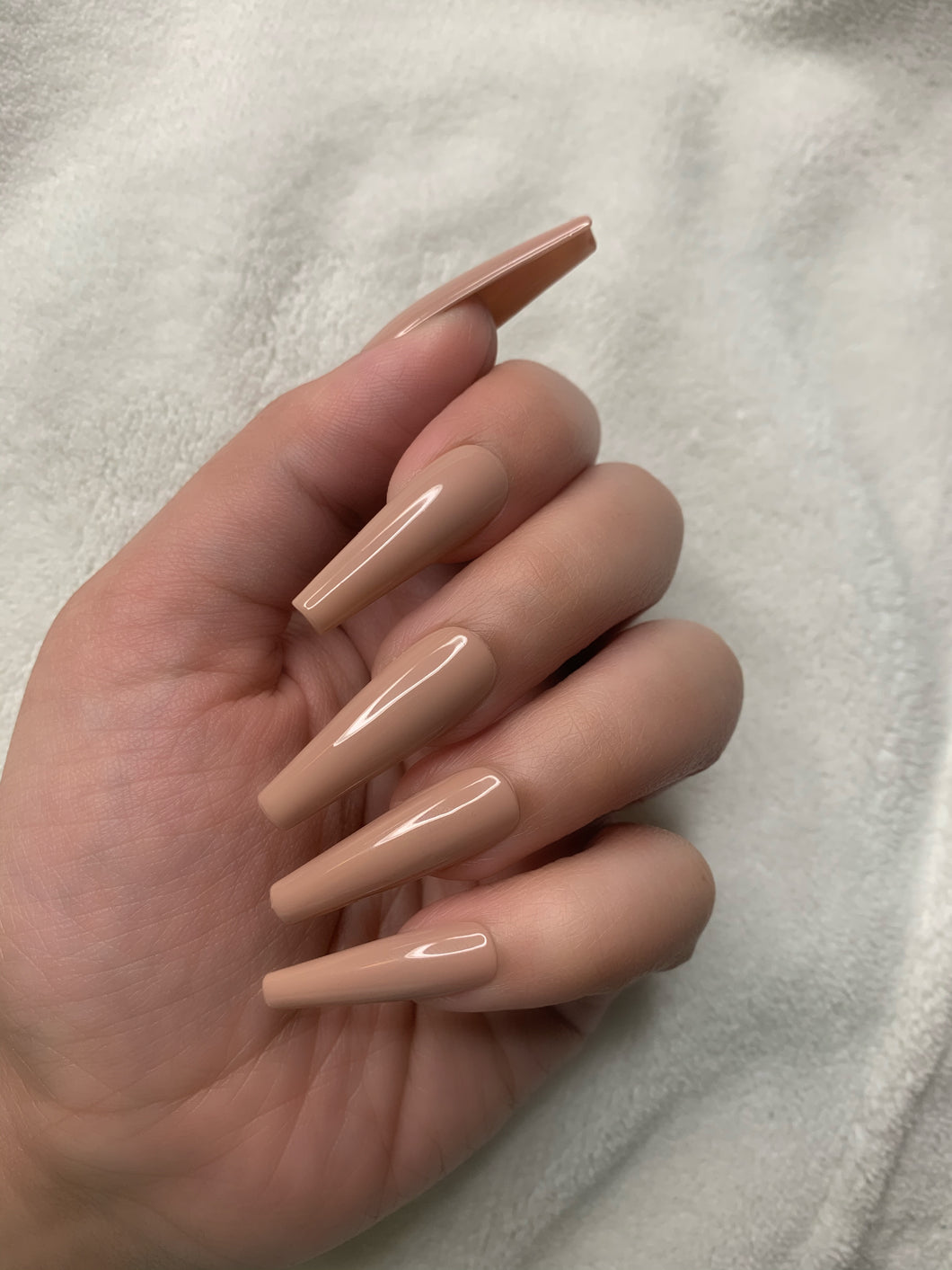 Taupe Dealer